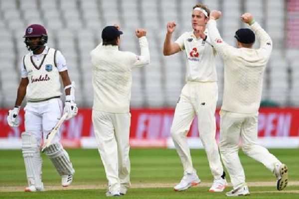 Stuart Broad stars as England take control of third Test