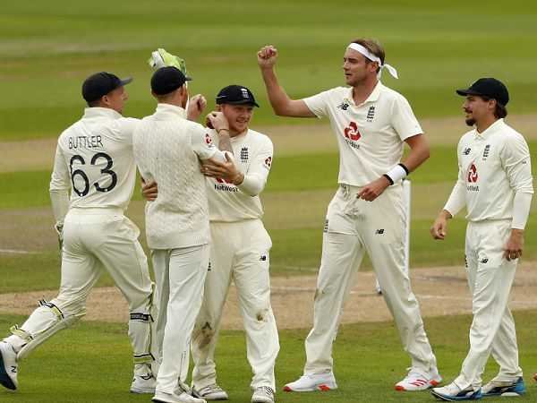 England sneaks a chance as bowlers help them in 1st Test against Pakistan